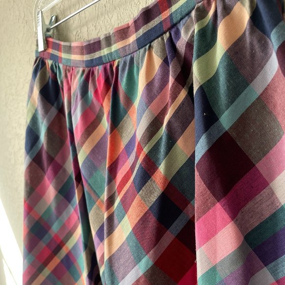 1970s/1980s Lightweight Plaid Skirt w Pocket - Picture 3 of 10